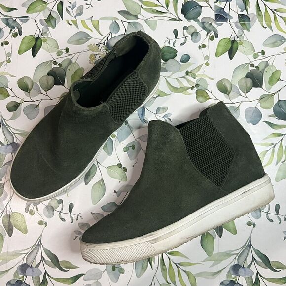 Steve Madden Green Suede Chelsie Boots - Picture 5 of 5